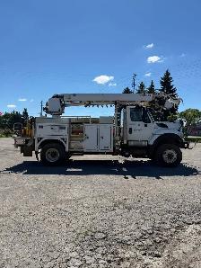 2015 International 7400 Altec DL45B-BR Digger Derrick - Photo 3