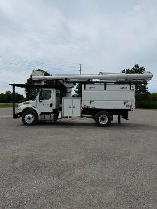 2015 Freightliner M2-106 Altec LR756 Forestry Truck - Photo 2