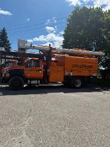 2015 Ford F750 Altec LR756 Bucket Truck - Photo 2