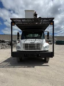 2015 Freightliner M2-106 Altec LR756 Bucket Truck - Photo 7