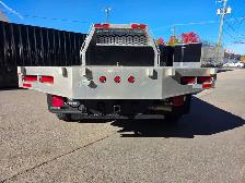 2016 Ram 5500 ST / 6X6 / FLAT BED / CREW CAB / DIESEL 6.7L CUMMI - Photo 8