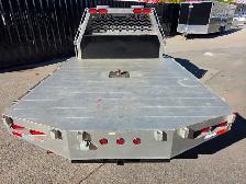 2016 Ram 5500 ST / 6X6 / FLAT BED / CREW CAB / DIESEL 6.7L CUMMI - Photo 9