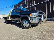 2016 Ram 5500 ST / 6X6 / FLAT BED / CREW CAB / DIESEL 6.7L CUMMI - Photo 13