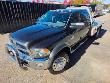 2016 Ram 5500 ST / 6X6 / FLAT BED / CREW CAB / DIESEL 6.7L CUMMI - Photo 16