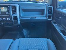 2016 Ram 5500 ST / 6X6 / FLAT BED / CREW CAB / DIESEL 6.7L CUMMI - Photo 20
