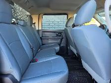 2016 Ram 5500 ST / 6X6 / FLAT BED / CREW CAB / DIESEL 6.7L CUMMI - Photo 23
