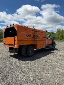 2016 Ford F750 Chip Dump Truck - Photo 3