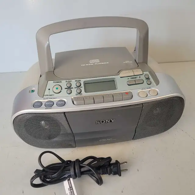 Sony CFDS01 CD Radio Cassette-Corder w/Power Cord (33050284)