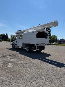2018 International 4300 Altec LR7-60E70 Forestry Truck - Photo 2