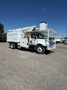 2018 International 4300 Altec LR7-60E70 Forestry Truck - Photo 4