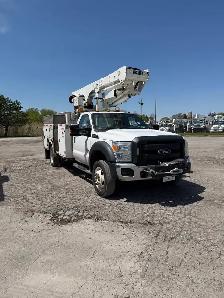 2016 Ford F550 Versalift VST47I Bucket Truck - Photo 2