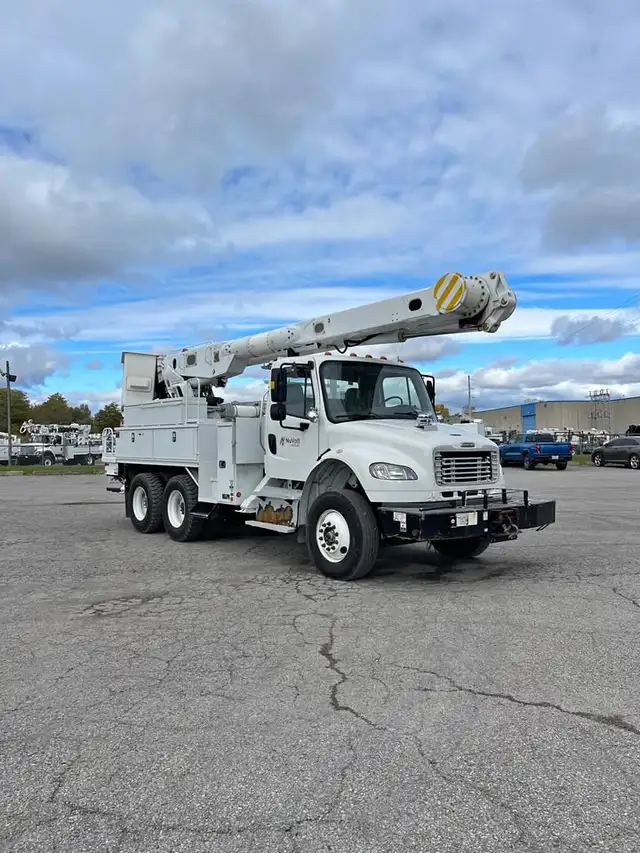 2015 Freightliner M2 106 Altec AM855 Bucket Truck