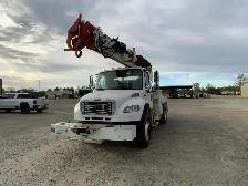 2017 Freightliner Altec DM47 Dual Stand Up Controls Digger - Photo 2
