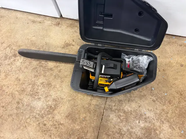 BRAND NEW CHAIN SAW