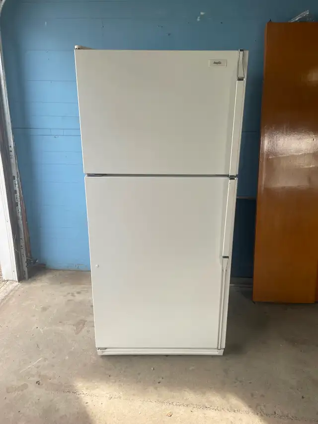 Inglus 30" Refrigerator.