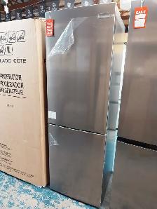 Frigidaire '24' Stainless Steel Bottom Freezer Top Fridge - Photo 2