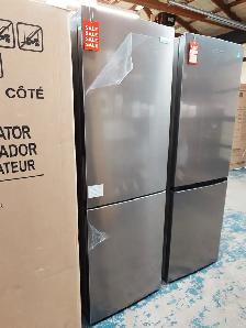 Frigidaire '24' Stainless Steel Bottom Freezer Top Fridge - Photo 3