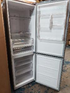 Frigidaire '24' Stainless Steel Bottom Freezer Top Fridge - Photo 4