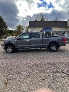 2022 Ford F-150 XLT - V8, Great condition, Clean Carfax! - Photo 5
