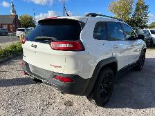 2015 Jeep Cherokee Trailhawk - Photo 5