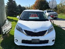 2017 Toyota Sienna SE - Photo 2