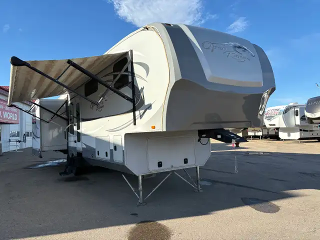 2012 HIGHLAND OPEN RANGE 375BHS,  SPACIOUS, LIXURIOUS.