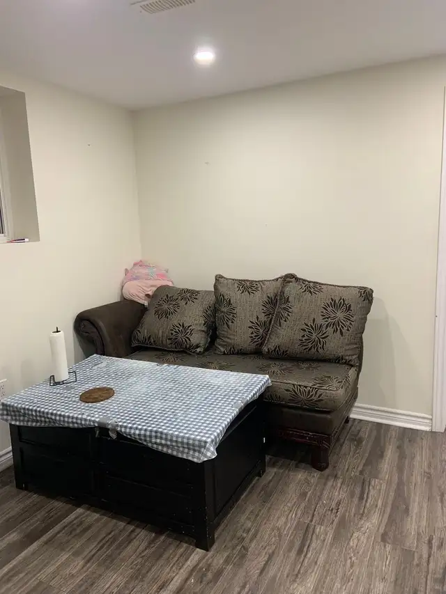 Sharing Room for Rent
