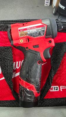 Milwaukee M12 Drill   Impact Driver Kit - Photo 3