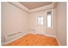 Beautifully Renovated 3-Bedroom Apartment - Photo 4