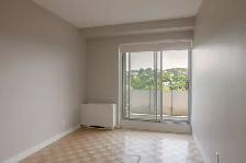 spacious 2bed,2bath condo for rent, Westmount adj. - ID 3089 - Photo 9