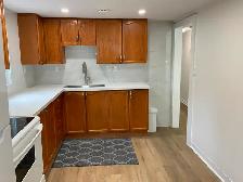 NEWMARKET-UPPER 3 BEDROOM-GREAT LOCATION - Photo 3