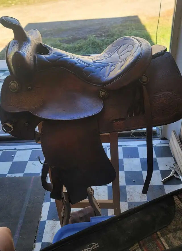 WESTERN SADDLE