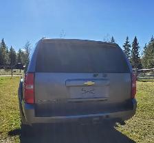 2012 Chevrolet 2500 Suburban - Photo 2