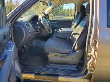 2012 Chevrolet 2500 Suburban - Photo 4
