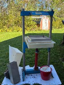 Apple Cider Press with Brush washer & Grinder