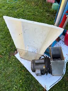 Apple Cider Press with Brush washer & Grinder - Photo 2