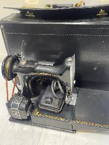 Singer Sewing Machine - Photo 10