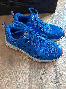 Men’s Under Armour running shoes - Photo 2