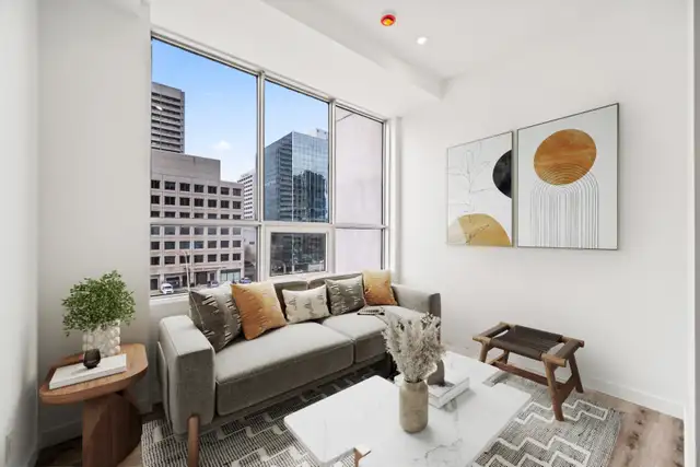 MODERN 1 Bedroom Apartment - In The Heart Of Downtown!