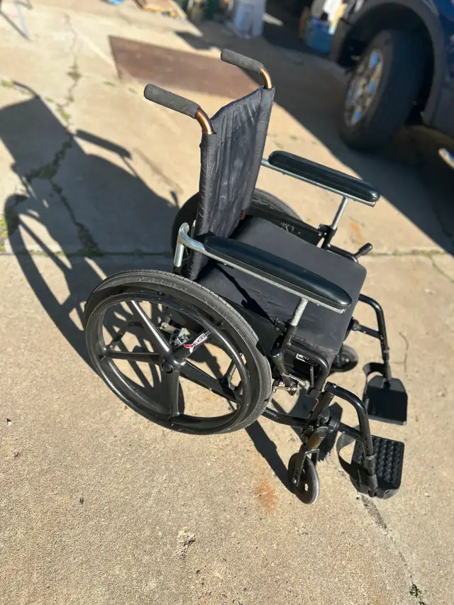 ONE GOOD CORE  FOLDING WHEELCHAIR FOR SALE