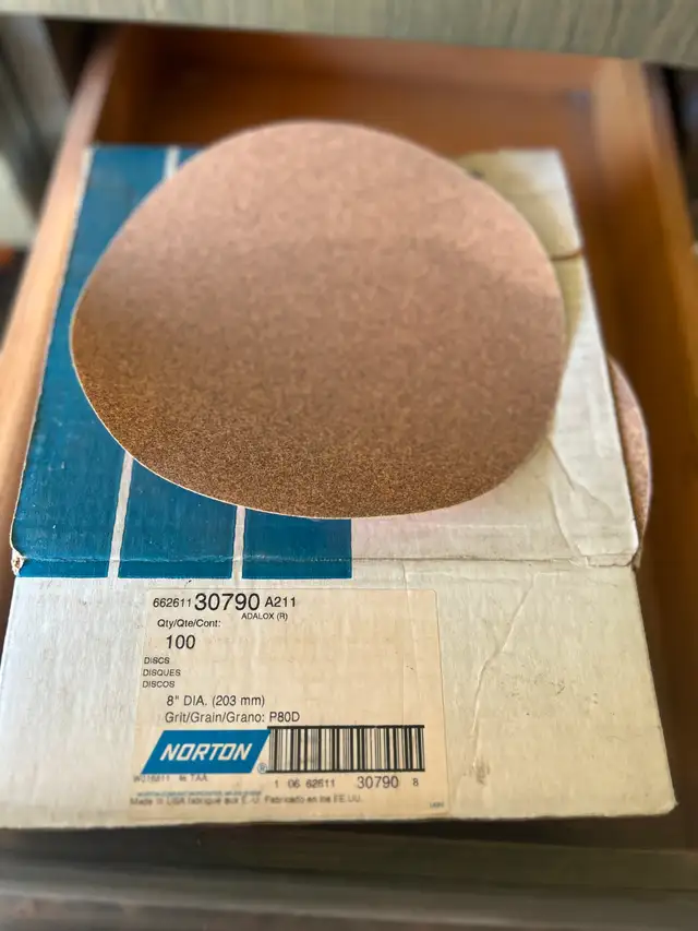 ONE BOX OF 100 NORTON 80 GRIT 8 IN SANDING DISCS