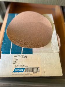 ONE BOX OF 100 NORTON 80 GRIT 8 IN SANDING DISCS