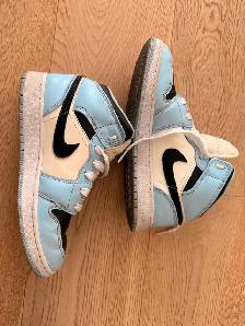 Air Jordan 1 Mid "Ice Blue," Youth Size 7Y - Photo 3