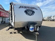 2015 FOREST RIVER VENGEANCE 29V, TRAVEL TRAILER TOY HAULER