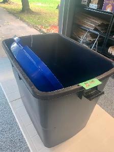 PLASTIC TOTE BOX
