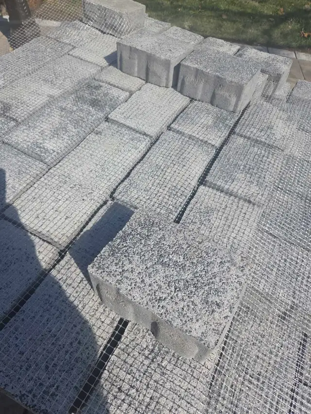 Pavers Unlock Tribeca cobble Primer Crystalline Basalt