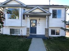 Welcome Home! 4 bed rm, 2 Bath, Fenced Yard, Great Area!