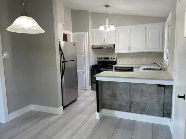 Magnifique bungalow rénové 5 cac Greenfield Park