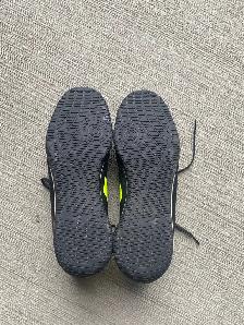 indoor soccer’s shoes mens sz 9.5 - Photo 2