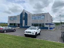 (40pi2) Entrepot de 40pi2 Sainte-Julie Sur Bombardier Sainte-Jul